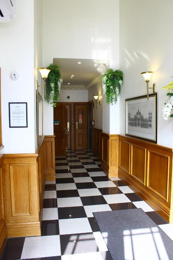 Quest On Eden Aparthotel 4*
