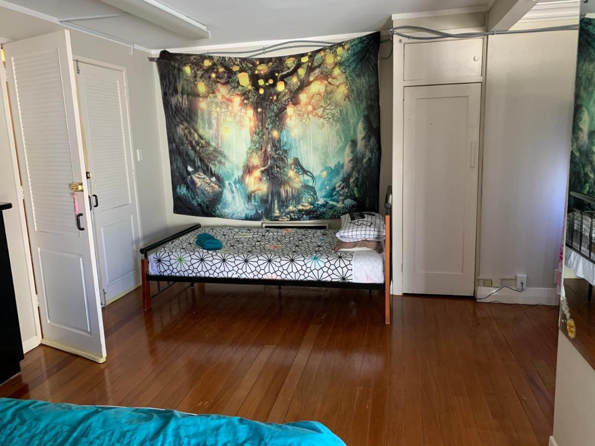Takapuna Hostel *