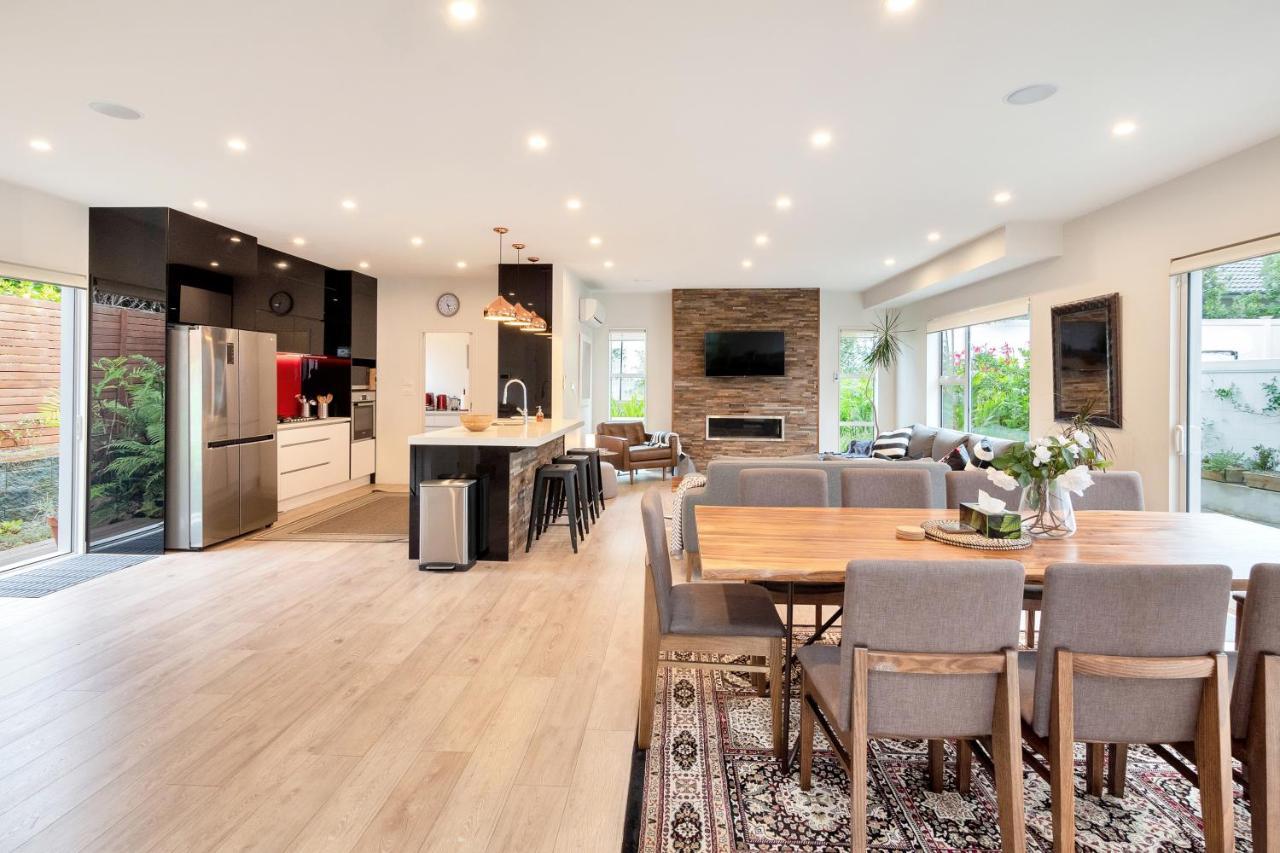 Elegant And Stylish Retreat In Leafy Epsom *