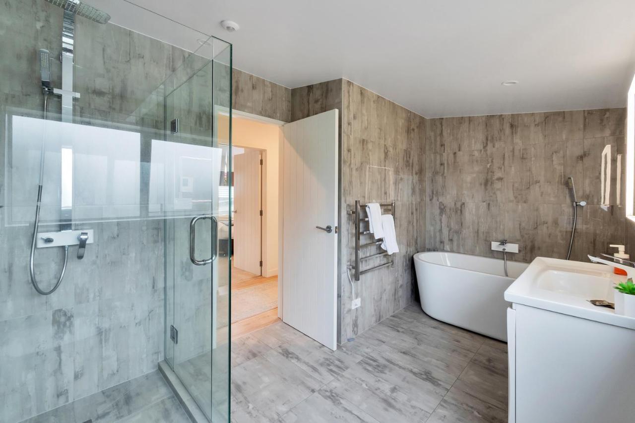 Elegant And Stylish Retreat In Leafy Epsom Holiday home *
