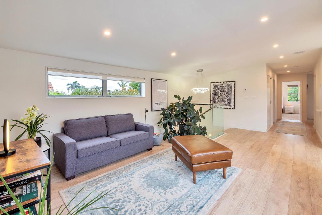 Elegant And Stylish Retreat In Leafy Epsom Auckland