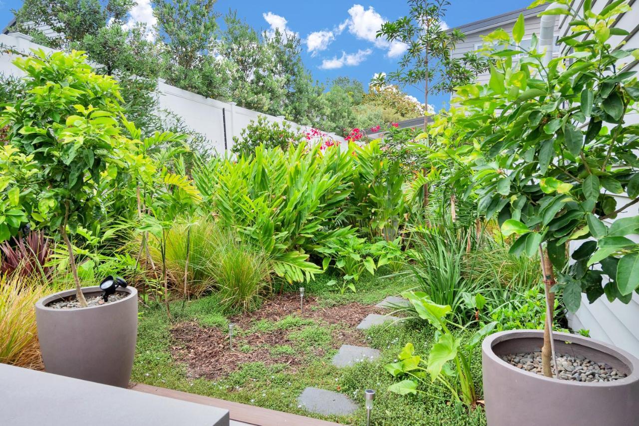 Elegant And Stylish Retreat In Leafy Epsom