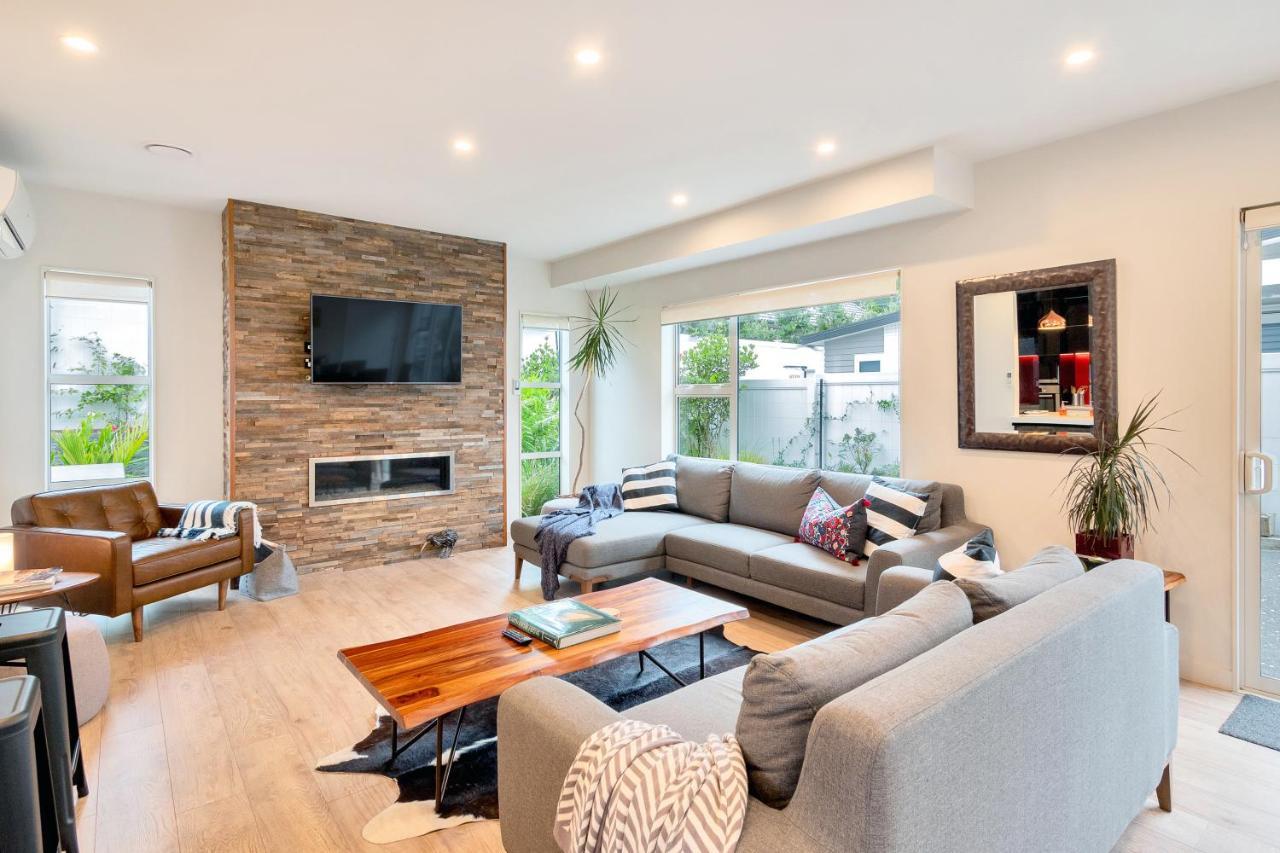 Elegant And Stylish Retreat In Leafy Epsom *