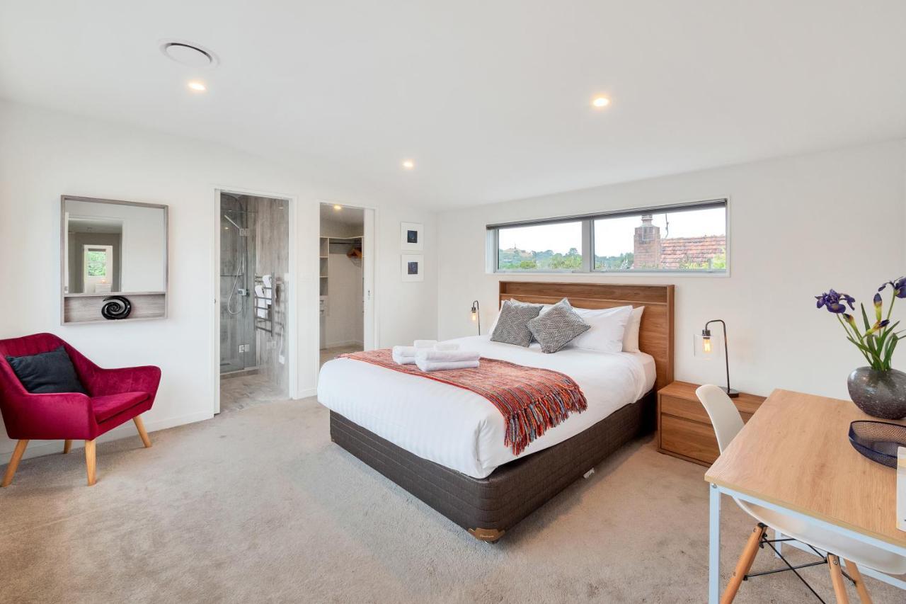 Elegant And Stylish Retreat In Leafy Epsom Holiday home *