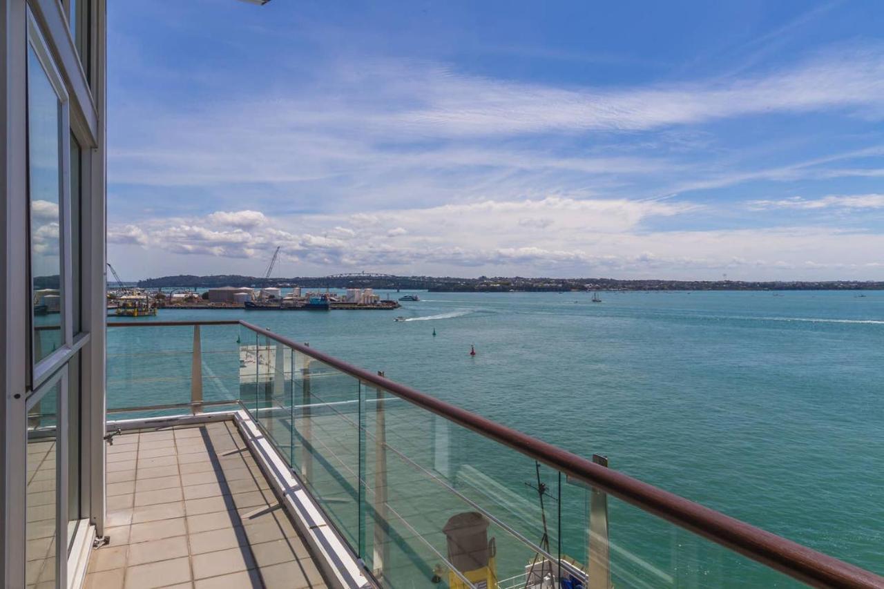 Princes Wharf - Spectacular Harbour View Penthouse Apartment *