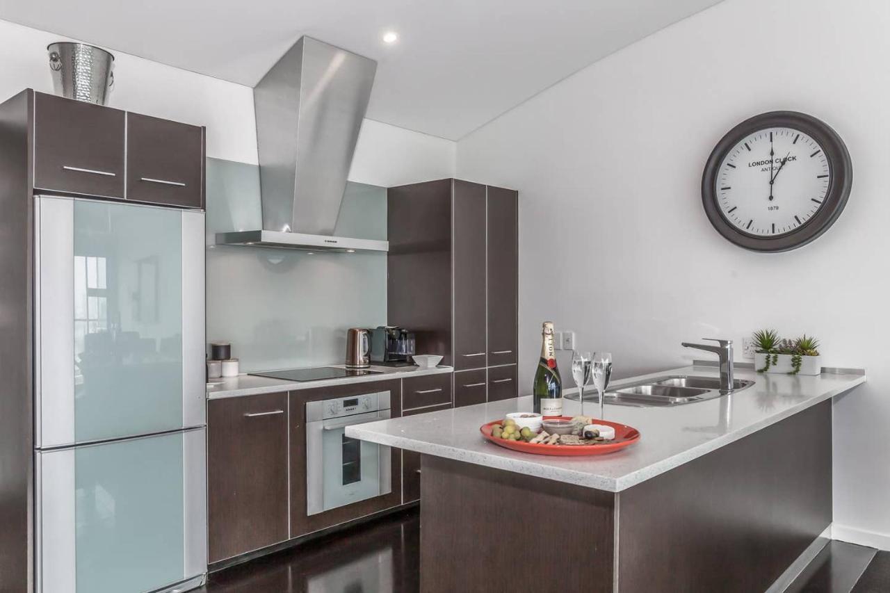 Princes Wharf - Spectacular Harbour View Penthouse *