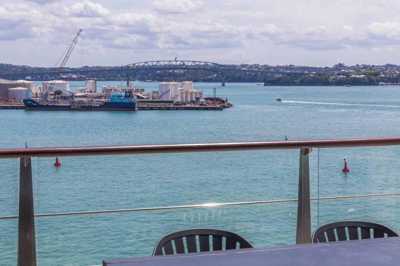 Princes Wharf - Spectacular Harbour View Penthouse Apartment