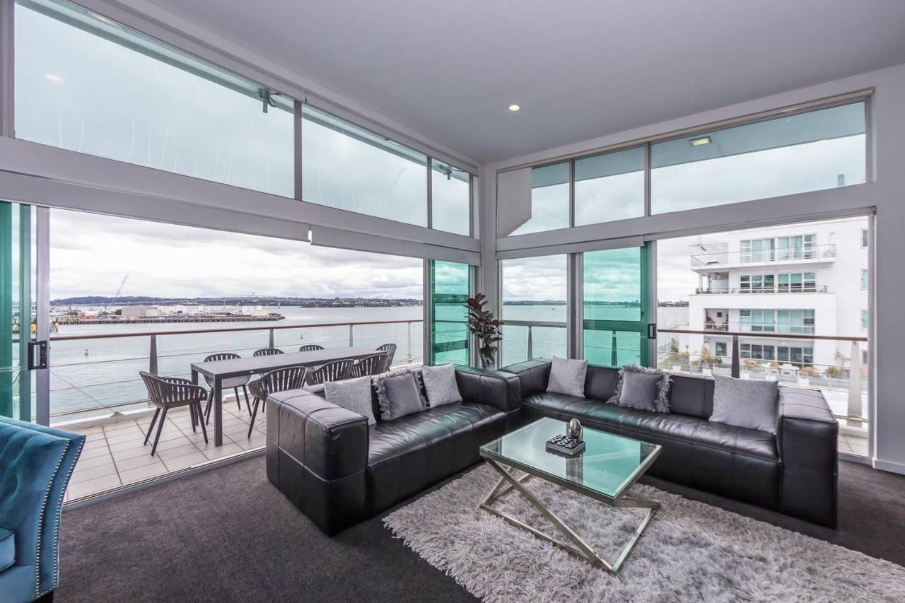 Princes Wharf - Spectacular Harbour View Penthouse Apartment *