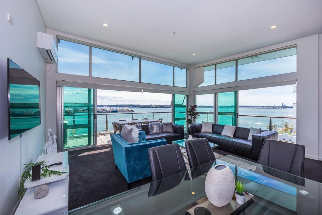 Princes Wharf - Spectacular Harbour View Penthouse Apartment *