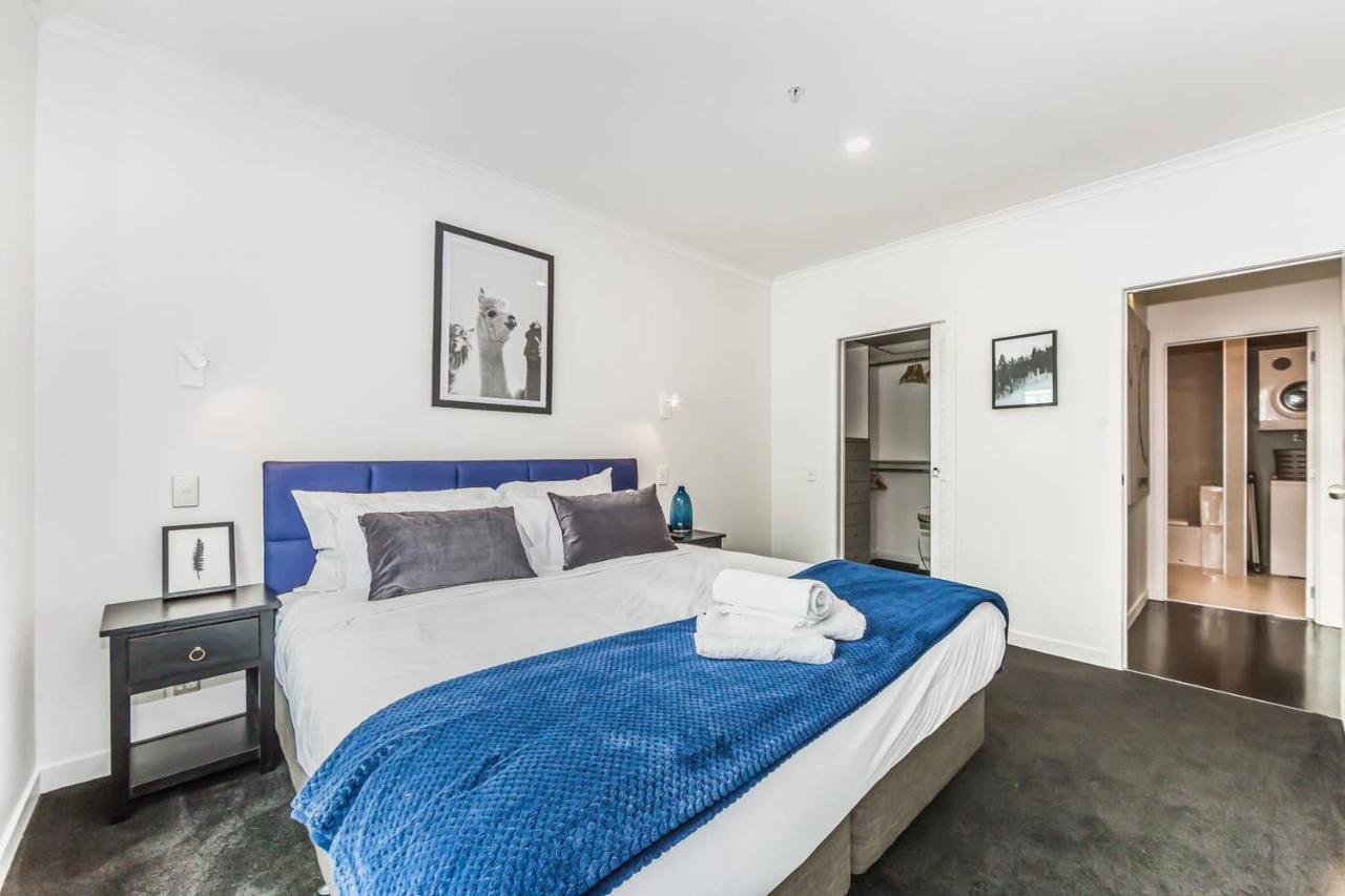 Princes Wharf - Spectacular Harbour View Penthouse Apartment