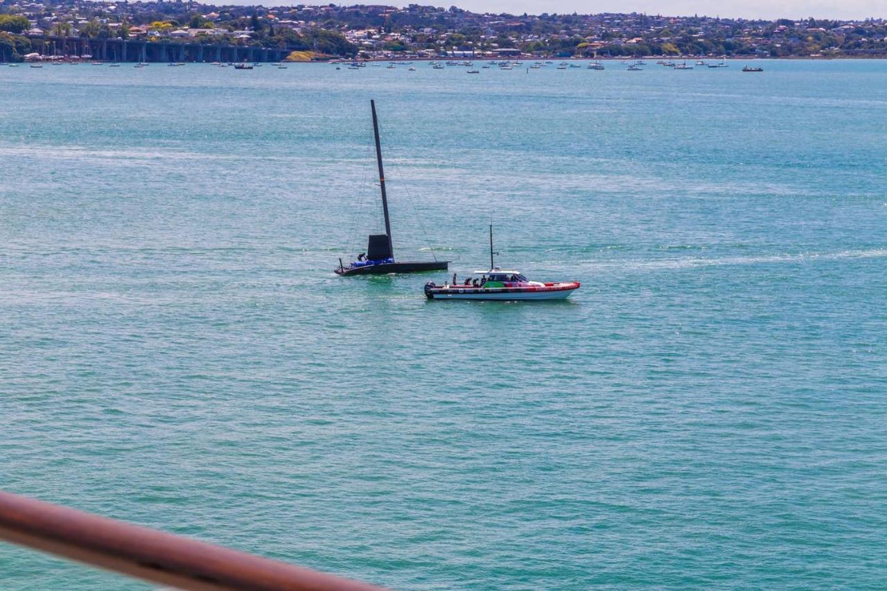 Princes Wharf - Spectacular Harbour View Penthouse Apartment