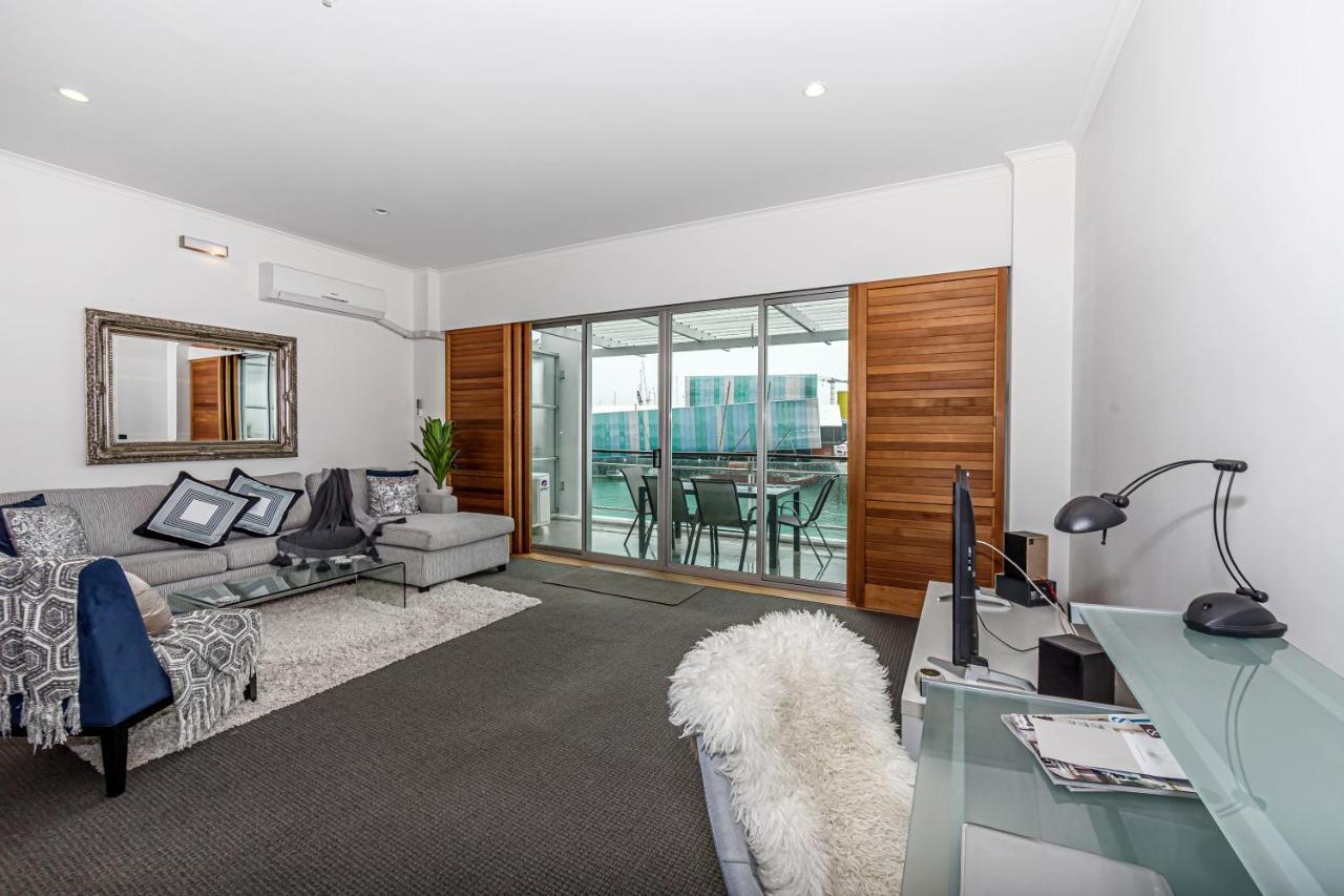 Princes Wharf - Absolute Waterfront & Great Views *