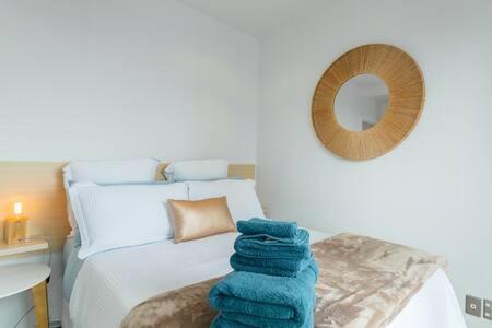 2 Bedroom Unit. Fabulous City/harbour Views Lvl 28 Apartamento