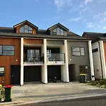 St Lucks I-Relax Luxury Townhouse-Bnb