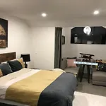 St Lucks I-Relax Luxury Townhouse-Bnb
