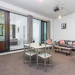 Modern City Centre Pad - Auckland Cbd