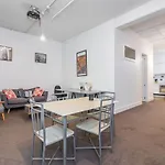 Modern City Centre Pad - Auckland Cbd