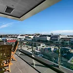 Qv Brand New Luxury Apt With Tandem Carpark - 975