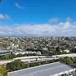 Union Green Apt W Stunning Views - Free Parking