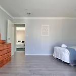 Spacious 4 Bedroom Home With Free Parking