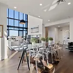 Penthouse Sophistication On Queen Street