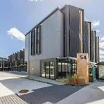 New Modern Townhouse In The Heart Of Takapuna