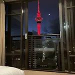 Metropolis Residence Apartment With Skytower View