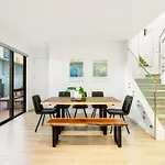 Pristine Modern Central Home - Netflix - Heatpump