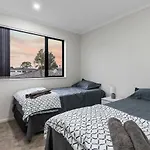 Jupiter St Holiday Home No 2