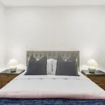 Pristine Modern Central Home - Netflix - Heatpump