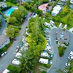 Touchwood Motor Inn & Inner City Camping Ground