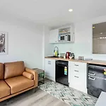 Cozy Two Bedroom With Seaview - Wifi - Gym