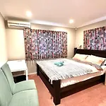 West Harbour White House
