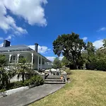Western Springs Villa To Auckland Central Heritage Villa