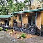 Touchwood Motor Inn & Inner City Camping Ground