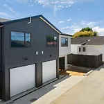 Holiday Home Wattle Downs