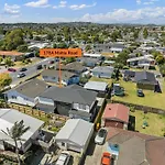Holiday Home Wattle Downs