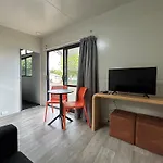 Takapuna Beach Holiday Park