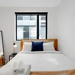 The Cityscape Apartment With Wi-Fi And Balcony