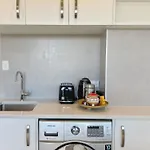 Cozy 1B1B Studio In Sandringham - Private Entrance, Close To City, Heat Pump, Netfilx