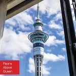 A City Stay Holiday, 21 Floors Above Queen