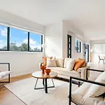 Luxury Sun Soaked Devonport Waterfront 4Br Home