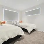 Luxury Sun Soaked Devonport Waterfront 4Br Home
