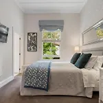 Eden Park Bed And Breakfast Inn