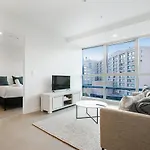 Modern Bright Central Apartment