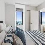 Just Opposite To Sky Tower , 2 Bed 2 Bath In Cbd