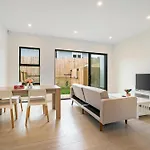 Te Atatu Cozy Brand New Townhouse 5