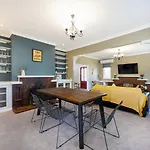 Big Family House 9 Bedroom 4Bh 13 Bed