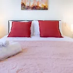 Welcoming 3Br Haven: Mt Albert Bliss