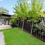 Gorgeous Mission Bay Apartment With Private Garden